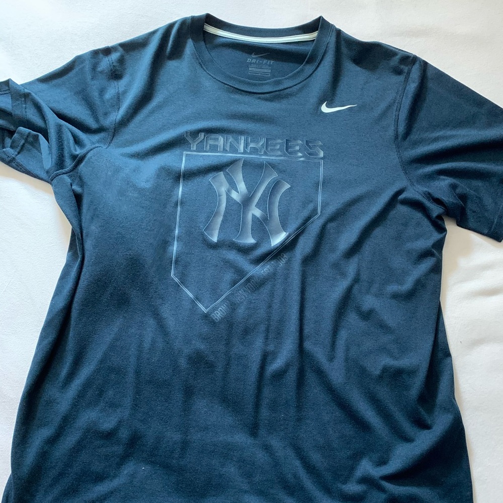 Nike yankee dri-fit